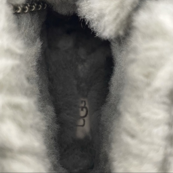 New UGG Neumel GORE-TEX Chukka Ankle Boots - Picture 5 of 7